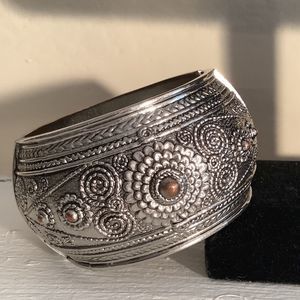 Vintage Large Silver Textured Bangle Brace…